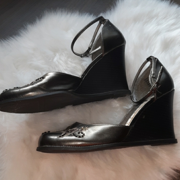 Metallic Bronze wedge sandals - Picture 4 of 8